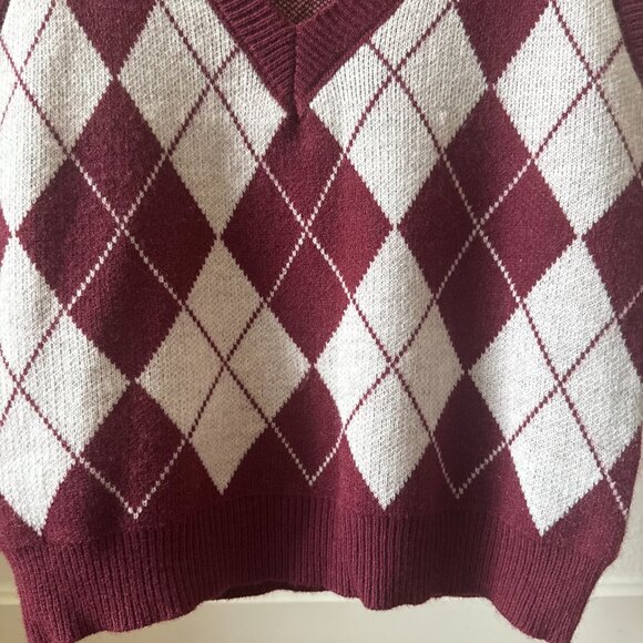 NWOT Burgundy Argyle V-Neck Sweater Vest Size Medium – Preppy Trend - Picture 4 of 12